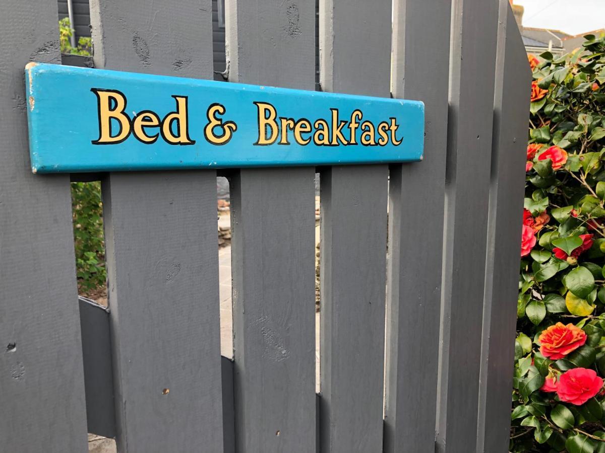 Bed and Breakfast Brightham House - Exclusively For Adults Солкомб Экстерьер фото