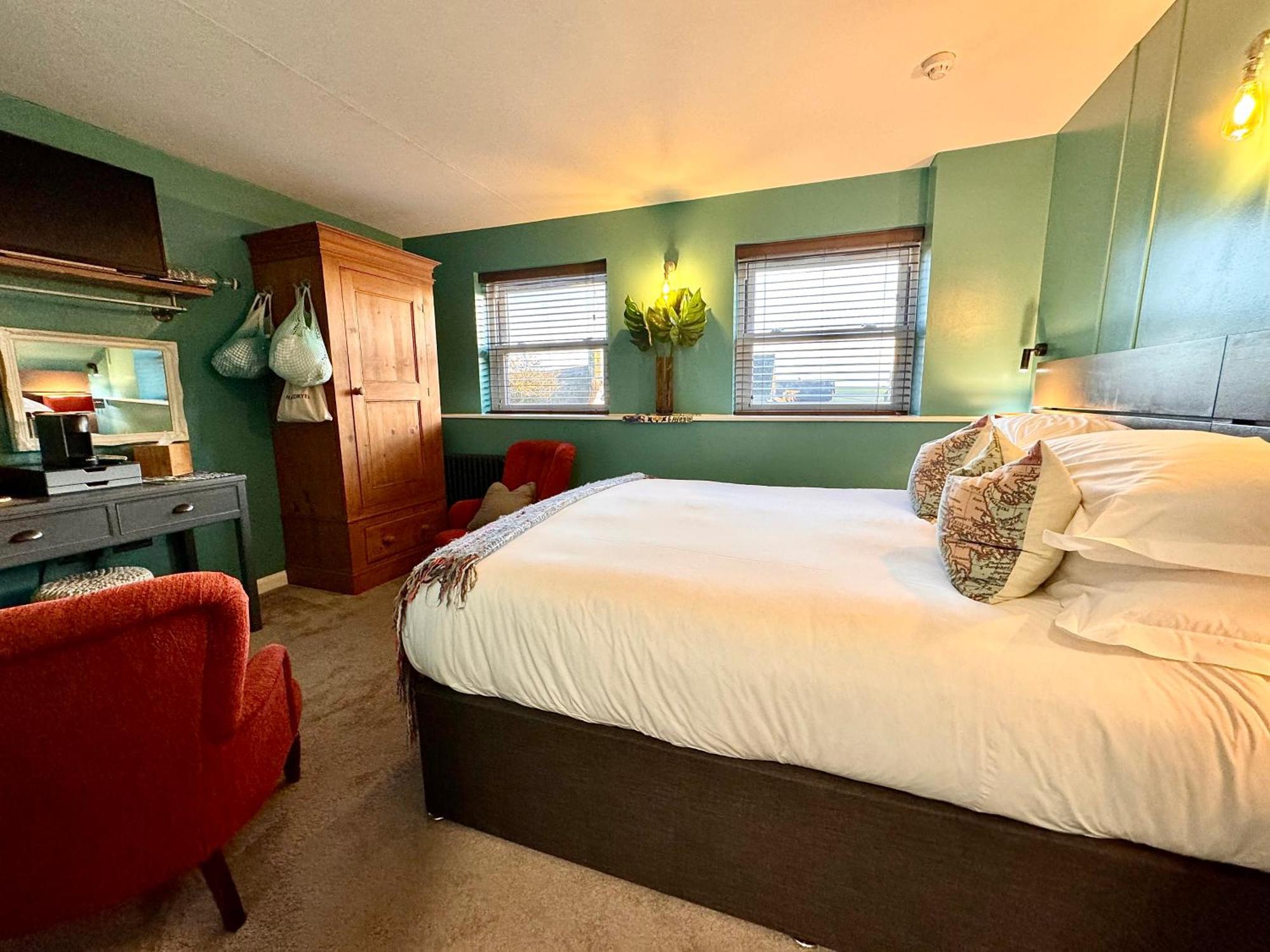 Bed and Breakfast Brightham House - Exclusively For Adults Солкомб Экстерьер фото