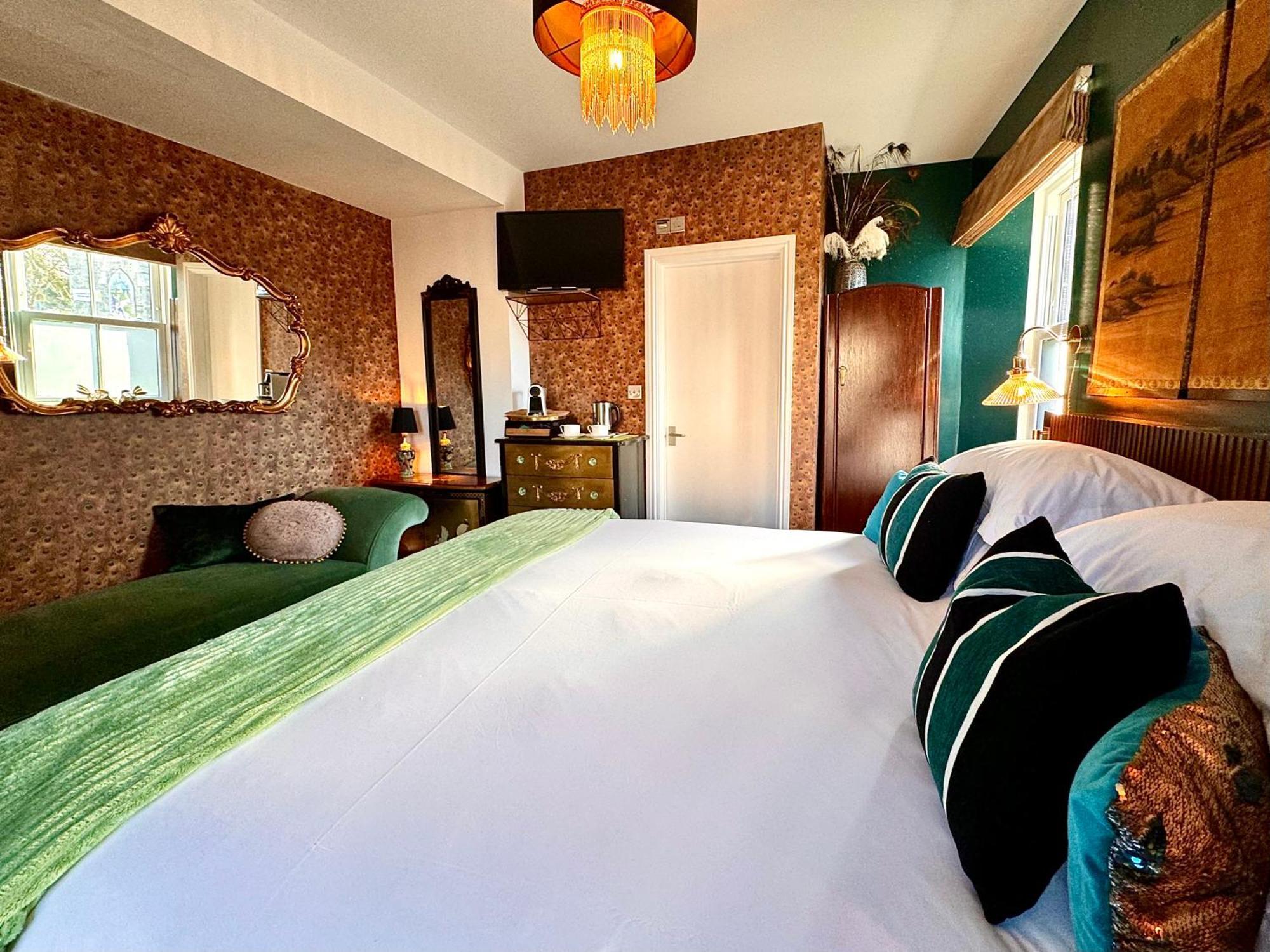 Bed and Breakfast Brightham House - Exclusively For Adults Солкомб Экстерьер фото