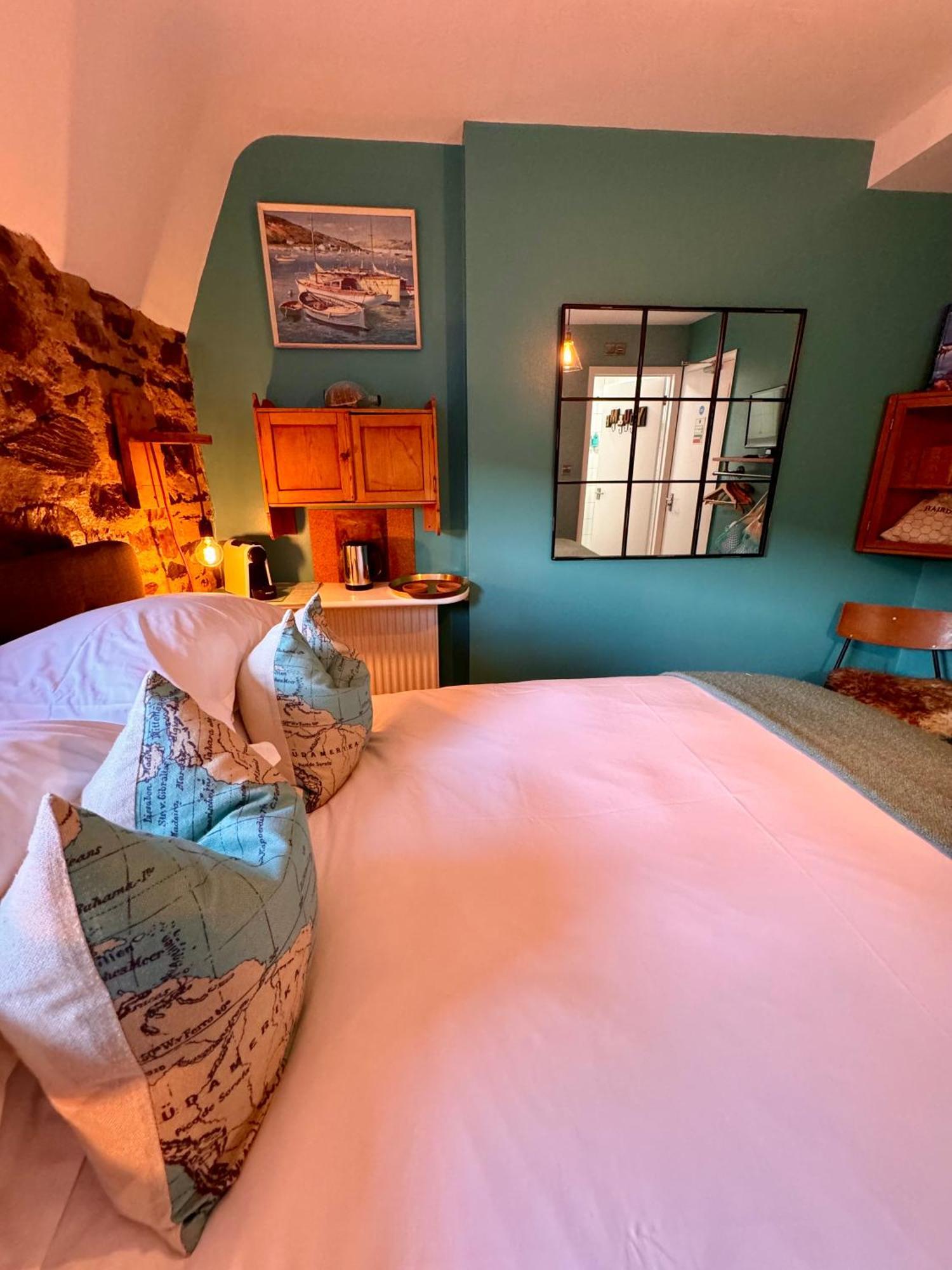 Bed and Breakfast Brightham House - Exclusively For Adults Солкомб Экстерьер фото