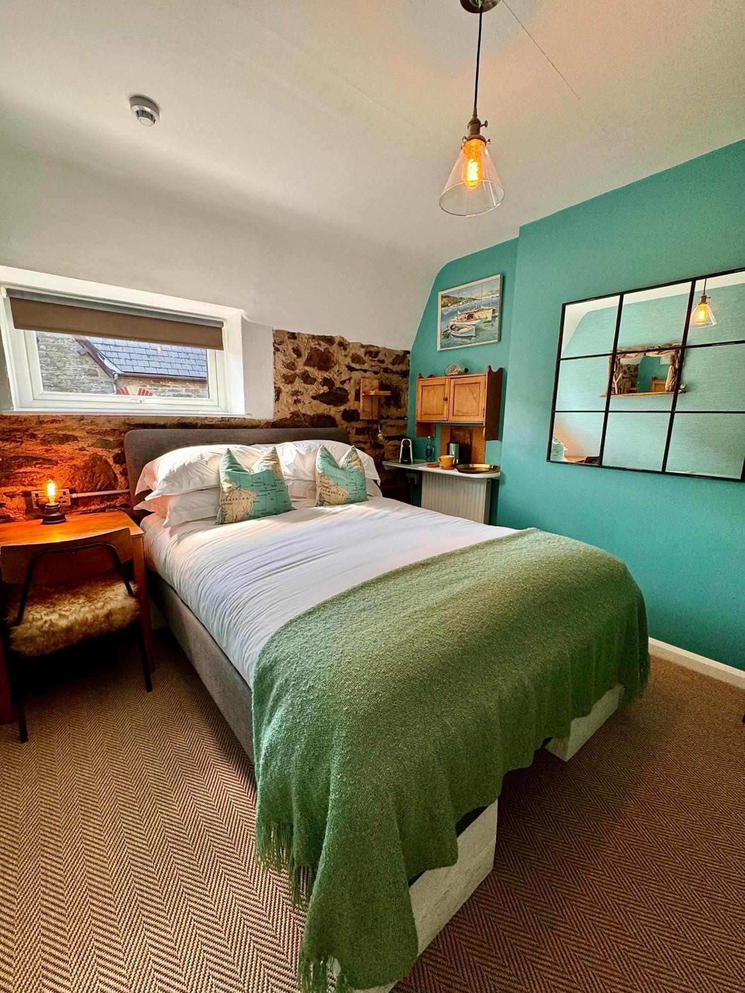 Bed and Breakfast Brightham House - Exclusively For Adults Солкомб Экстерьер фото