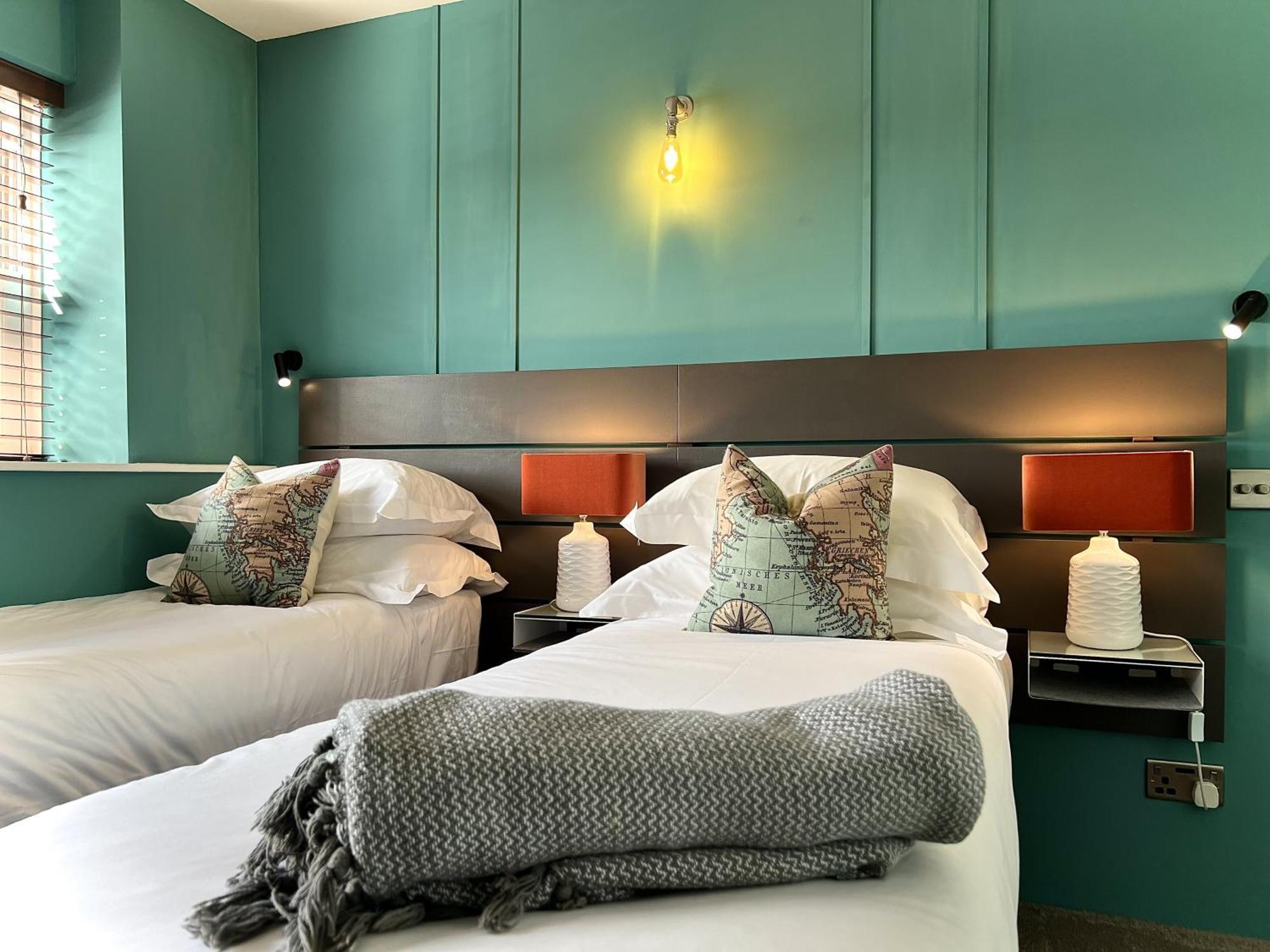 Bed and Breakfast Brightham House - Exclusively For Adults Солкомб Номер фото