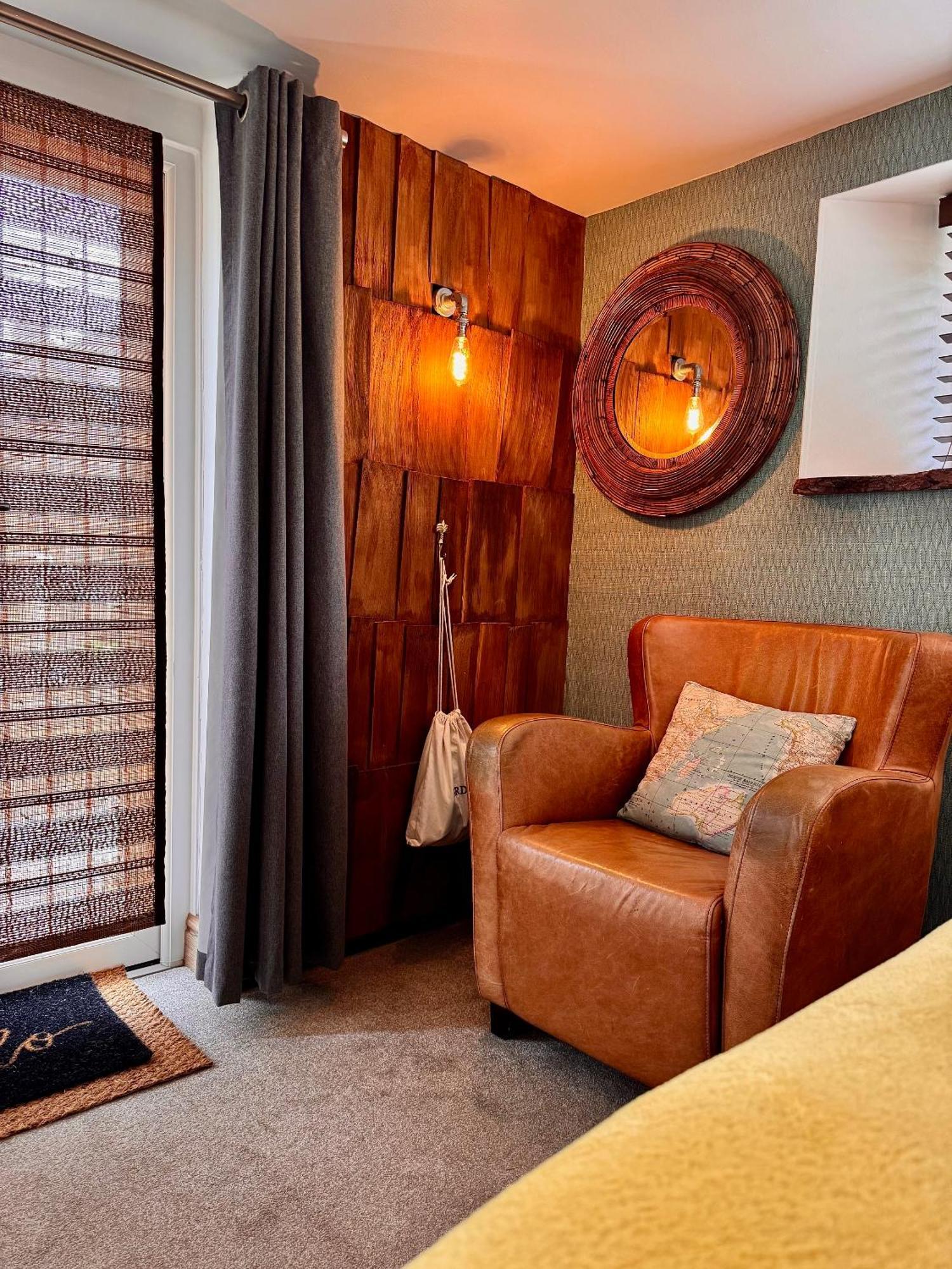 Bed and Breakfast Brightham House - Exclusively For Adults Солкомб Экстерьер фото