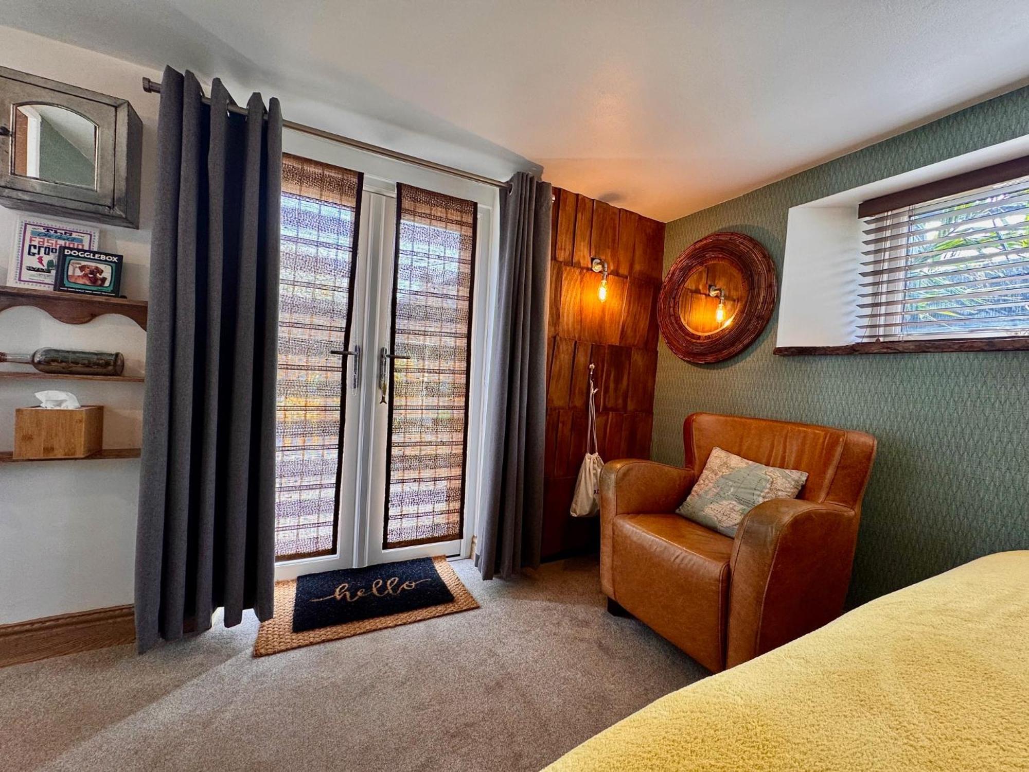 Bed and Breakfast Brightham House - Exclusively For Adults Солкомб Экстерьер фото