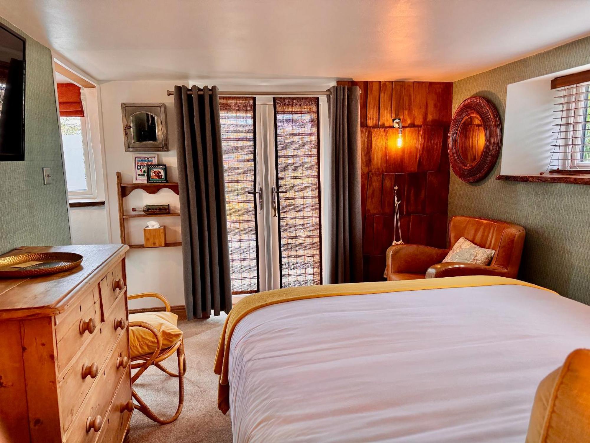 Bed and Breakfast Brightham House - Exclusively For Adults Солкомб Экстерьер фото